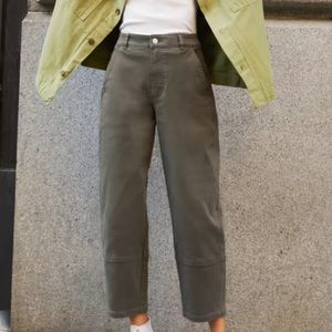 Everlane Utility Barrel Pant Perfect Condition Worn Once Olive Army Green size 4